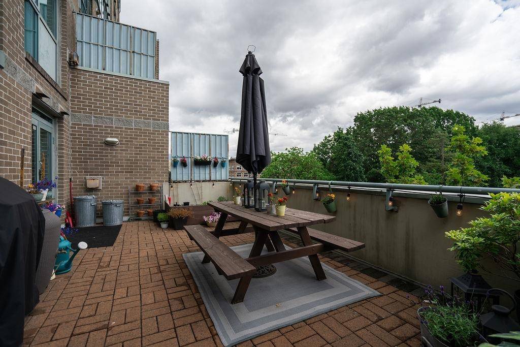 Vancouver, BC V6A 4B6,1159 Main ST #406