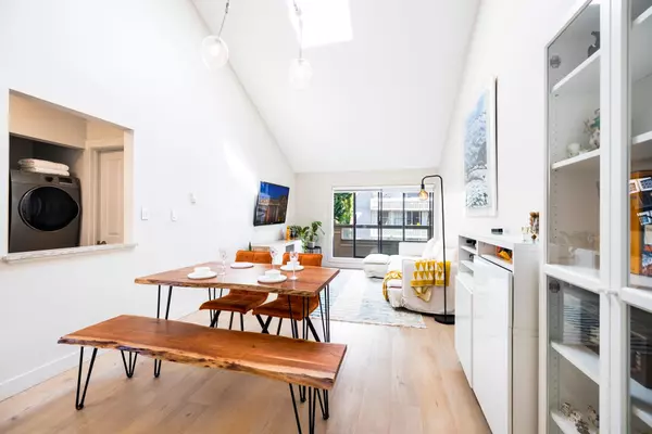 West Vancouver, BC V7T 2W9,1363 Clyde AVE #409