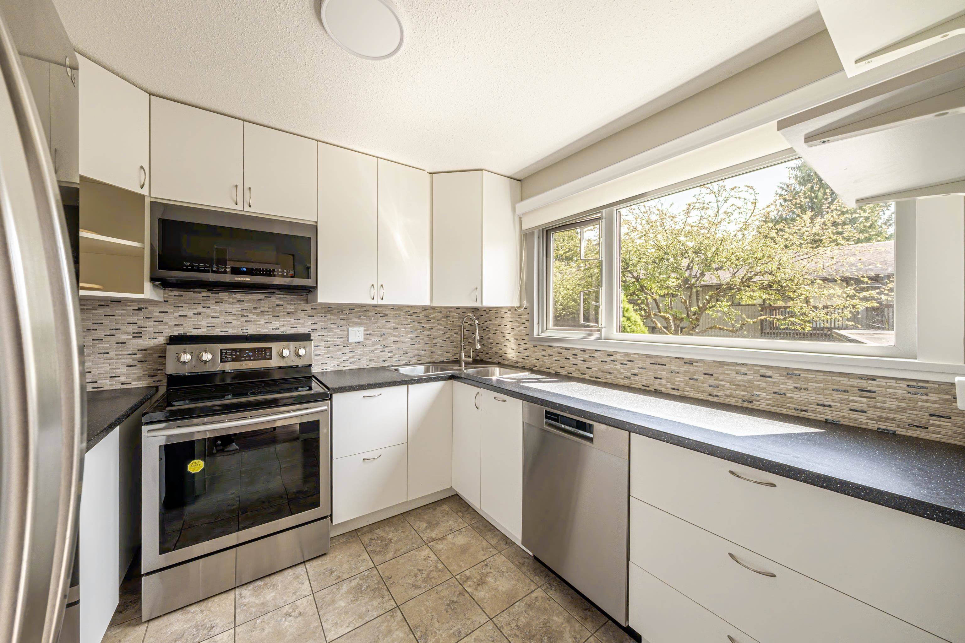 Burnaby, BC V3J 1A8,9039 Altair PL