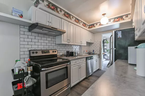 Surrey, BC V3W 7E6,13990 74 AVE #60