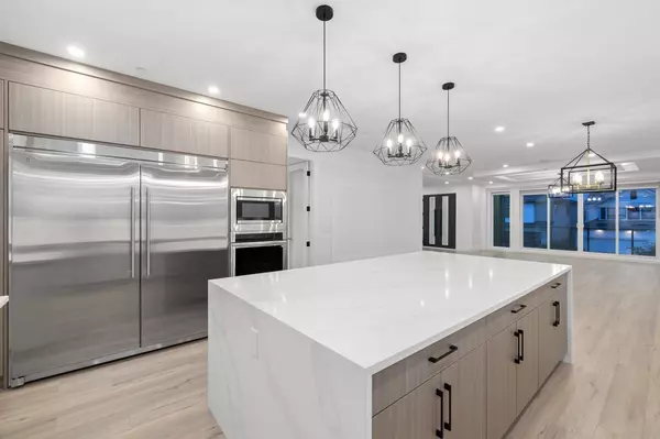 10590 Mcveety ST, Maple Ridge, BC V2W 0K3