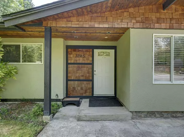 Roberts Creek, BC V0N 2W2,3295 Kraus RD