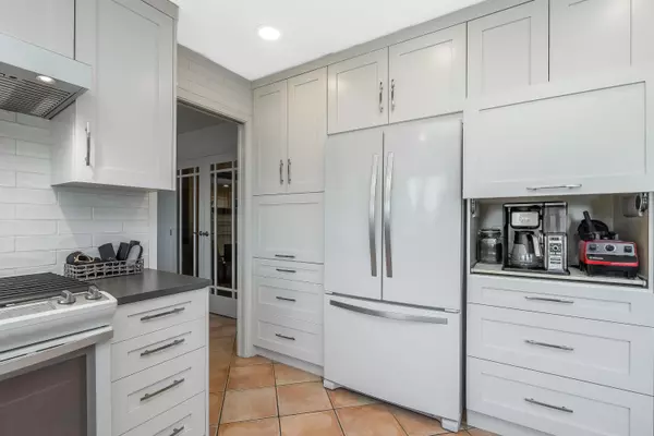 Delta, BC V4C 3X4,8390 Centre ST