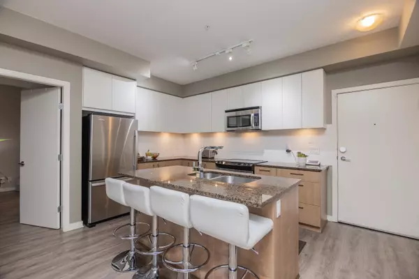 Surrey, BC V4N 6J8,6450 194 ST #109