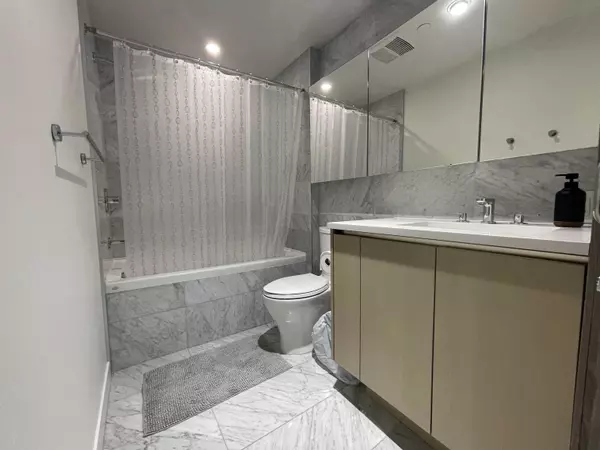 Vancouver, BC V6Z 0E7,89 Nelson ST #206