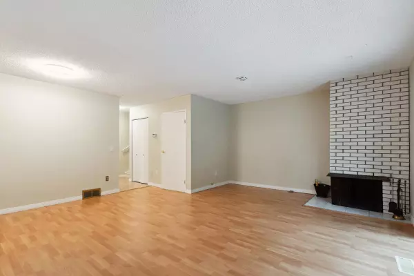 Port Moody, BC V3H 1S1,307B Evergreen DR