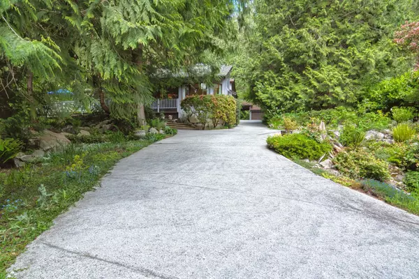 Roberts Creek, BC V0N 2W5,2024 Cassidy RD