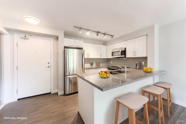 Maple Ridge, BC V2X 9E6,12075 Edge ST #208