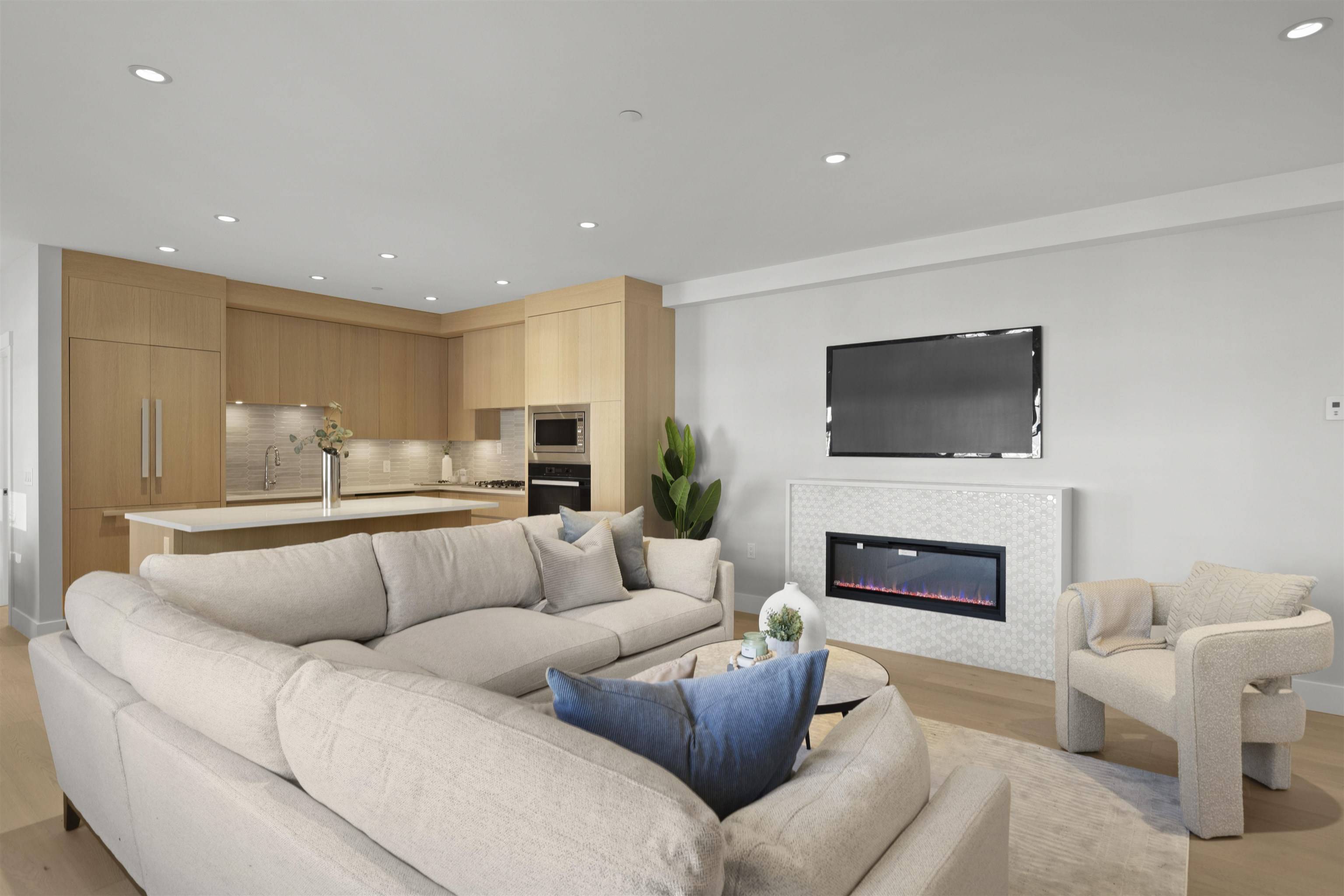 Vancouver, BC V6H 1R6,1060 W 15th AVE