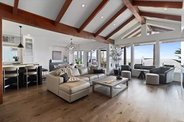 Sechelt, BC V7Z 0T8,6015 Silverstone LN