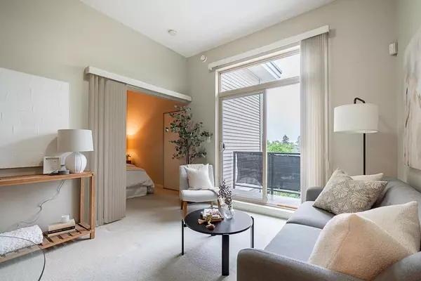 Surrey, BC V3T 0B8,13789 107a AVE #528