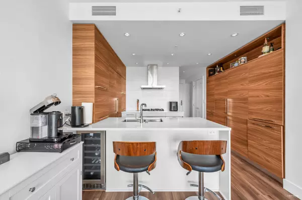 Burnaby, BC V3N 0H2,7303 Noble LN #706