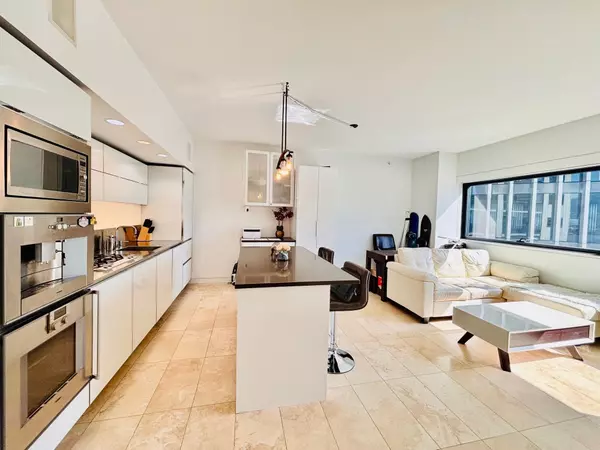 Vancouver, BC V6C 0A6,838 W Hastings ST #2804