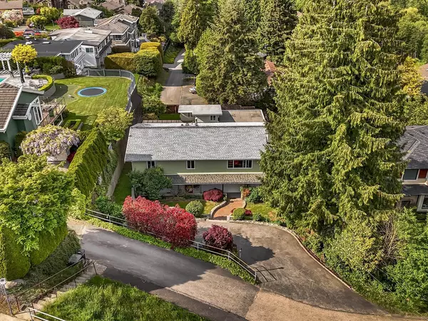 Burnaby, BC V5H 1S1,5641 Oakland ST