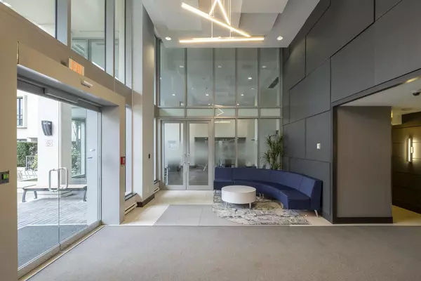 Burnaby, BC V5C 5A7,2232 Douglas RD #1706