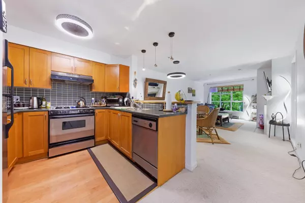 2161 W 12th AVE #209,  Vancouver,  BC V6K 4S7