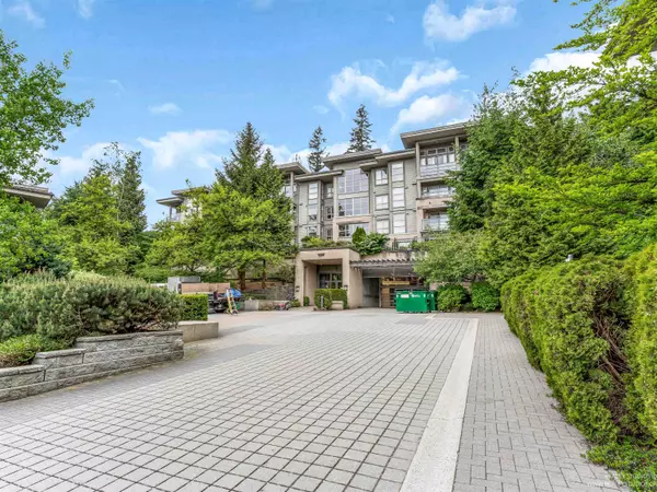 Burnaby, BC V5A 4Y4,9329 University CRES #104