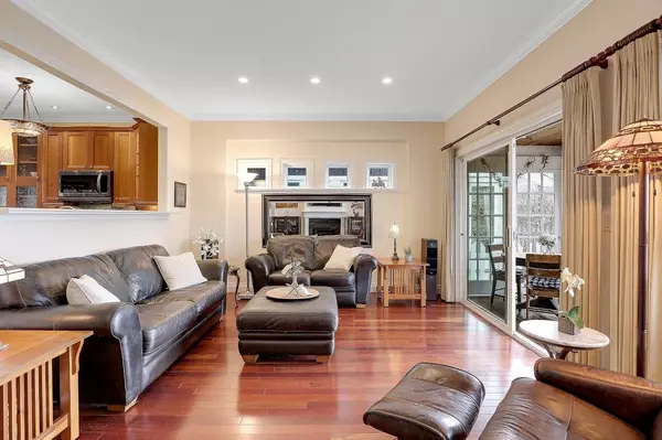 New Westminster, BC V3M 6X6,165 Fairweather LN