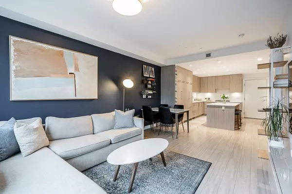 North Vancouver, BC V7L 1G8,733 E 3rd ST #109