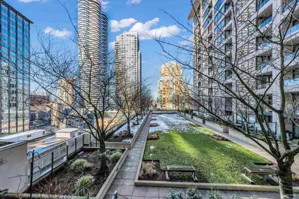 933 Hornby ST #1211,  Vancouver,  BC V6Z 3G4