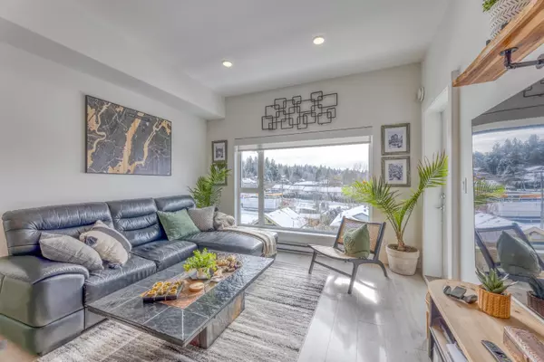 Port Coquitlam, BC V3C 1V3,2345 Rindall AVE #405