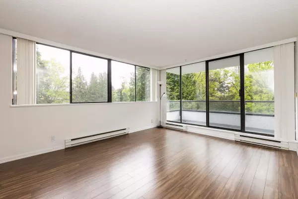 Burnaby, BC V3N 4R8,9521 Cardston CT #206