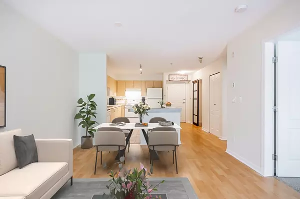 Surrey, BC V3R 0W2,9668 148 ST #209