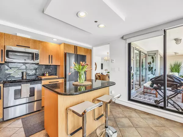 Vancouver, BC V6E 1T7,1010 Beach AVE #402