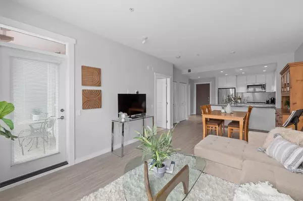 North Vancouver, BC V7J 0B8,2632 Library LN #410