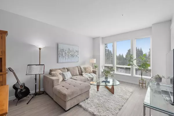 North Vancouver, BC V7J 0B8,2632 Library LN #410