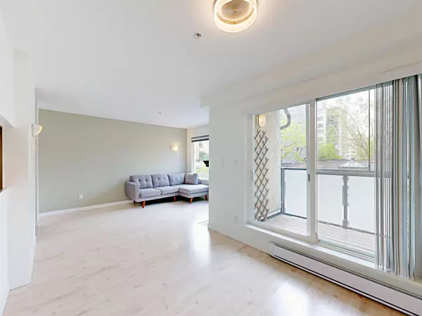 Vancouver, BC V6G 1W9,1554 Burnaby ST #205