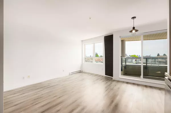 Burnaby, BC V3N 1B8,7738 Edmonds ST #302