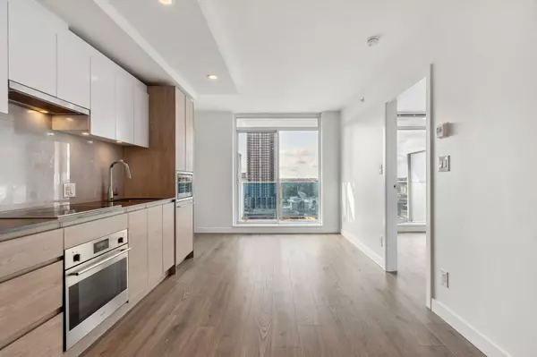 Surrey, BC V3T 0P7,13615 Fraser HWY #1112