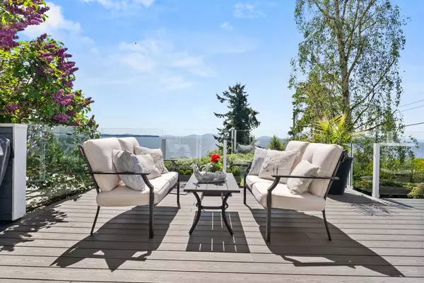Surrey, BC V4A 4C3,1302 132b ST