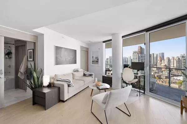 Vancouver, BC V6Z 0E7,89 Nelson ST #2705