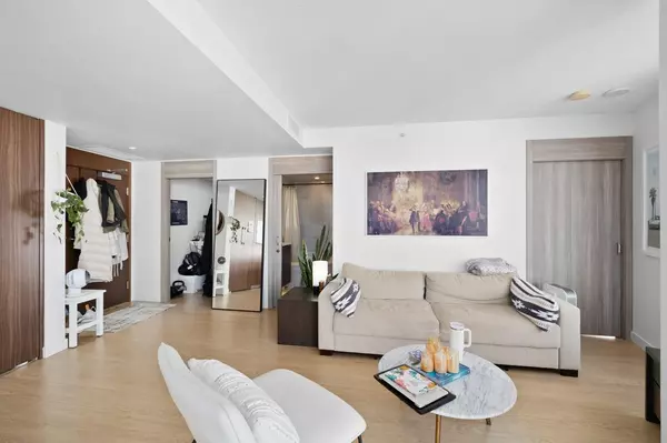 Vancouver, BC V6Z 0E7,89 Nelson ST #2705