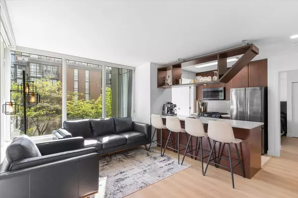 1010 Richards ST #307, Vancouver, BC V6B 1G2