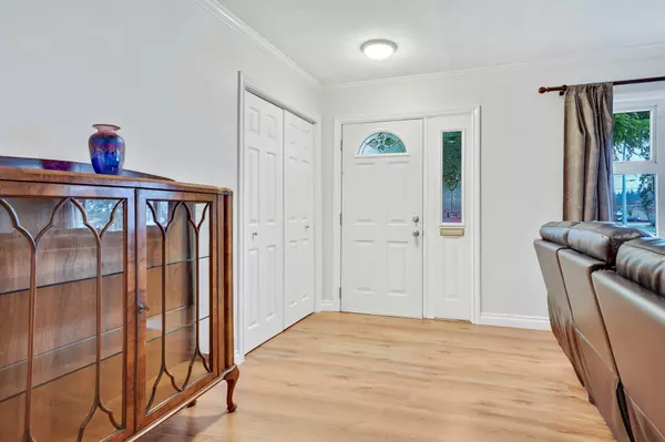 Surrey, BC V3S 4C1,6143 175b ST