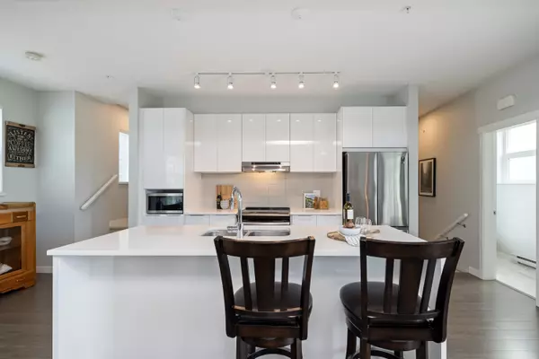 Maple Ridge, BC V2X 4K9,11295 Pazarena PL #2403