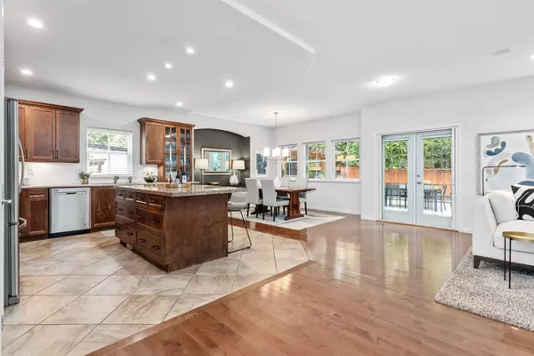 Coquitlam, BC V3B 8E6,3293 Canterbury LN