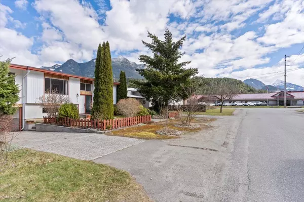 Hope, BC V0X 1L0,577 Rupert ST