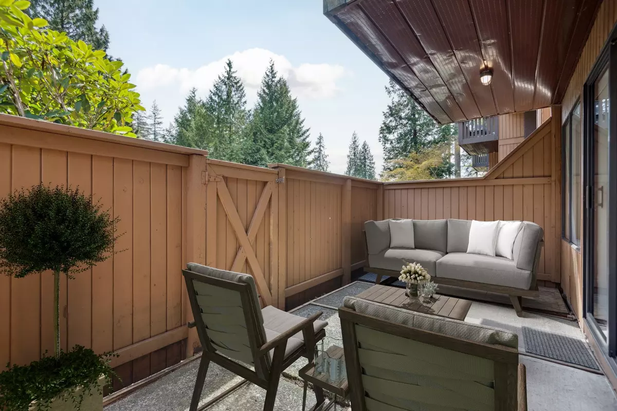 North Vancouver, BC V7J 3K3,2030 Purcell WAY