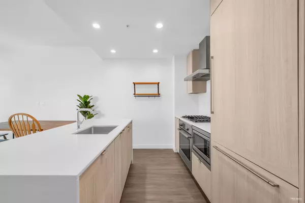 Burnaby, BC V5C 0M1,2311 Beta AVE #1009