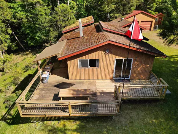 Mayne Island, BC V0N 2J1,212 Cherry Tree LN