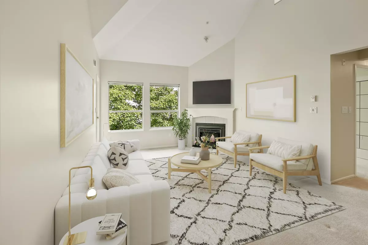 White Rock, BC V4B 5K1,1575 Best ST #401