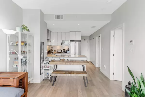 Burnaby, BC V5C 0L5,1788 Gilmore AVE #3009