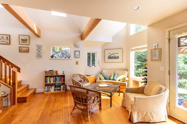 Halfmoon Bay, BC V7Z 1B4,5563 Curran RD