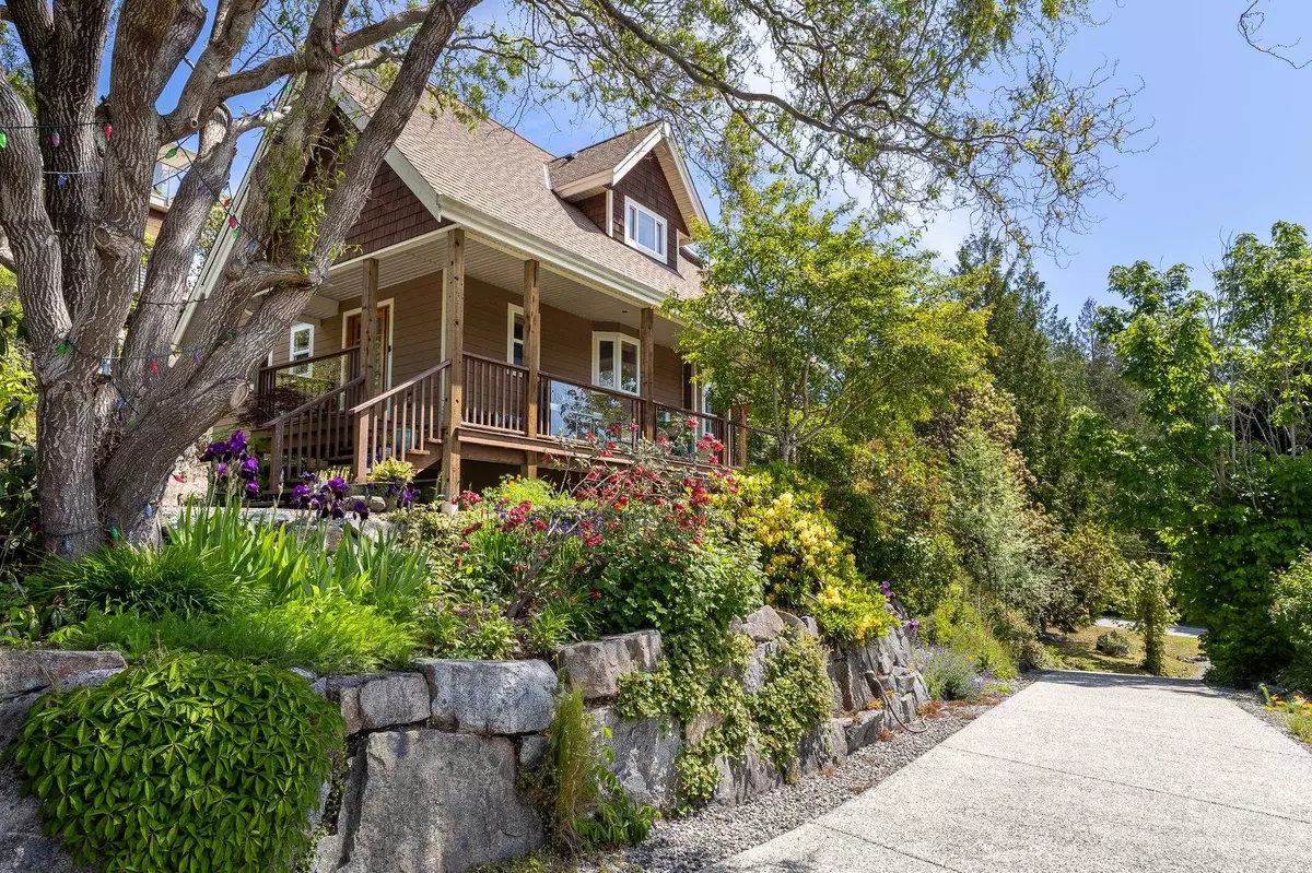 Halfmoon Bay, BC V7Z 1B4,5563 Curran RD