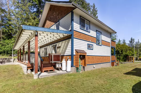 Madeira Park, BC V0N 2H1,4536 Rondeview RD