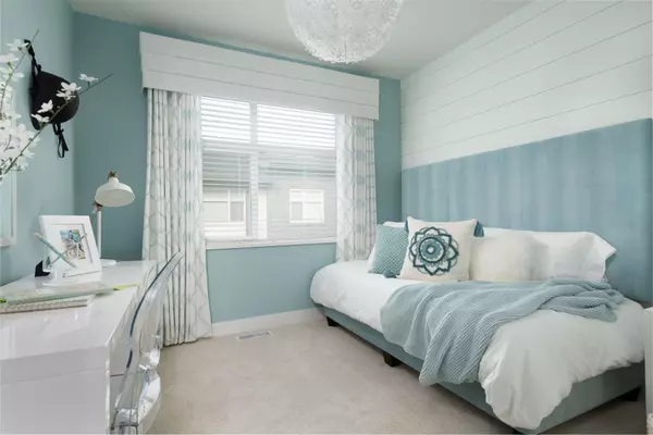 Langley, BC V2Y 2B7,8433 203a ST #37